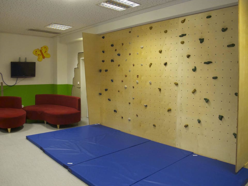 Kletterwand Spielzimmer Sonnenhotel Bayerischer Hof