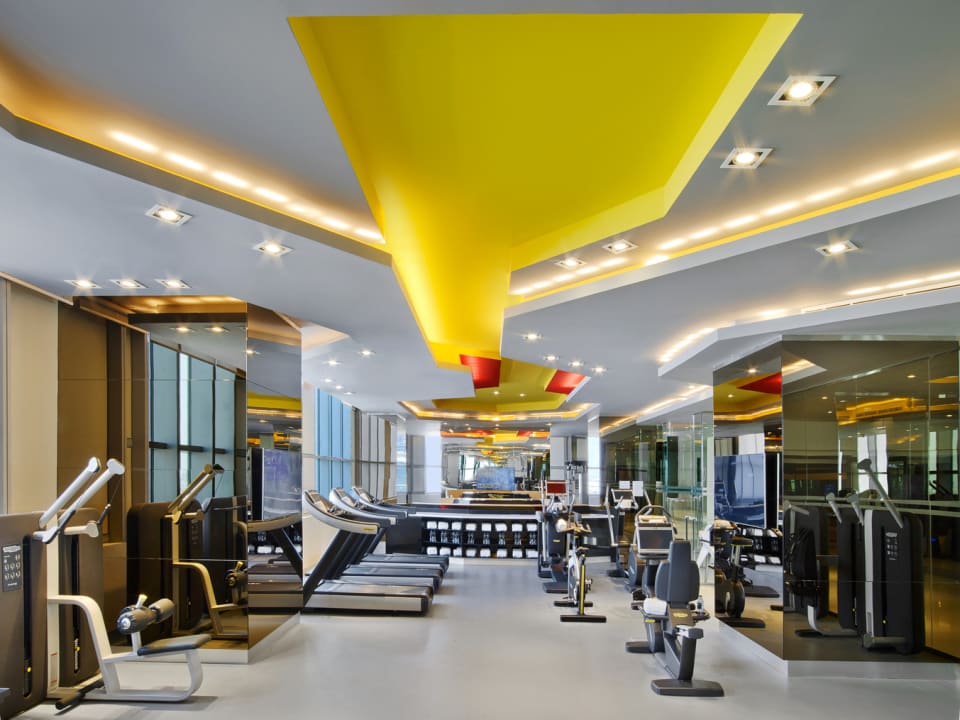 Sport & Freizeit V Hotel Dubai, Curio Collection by Hilton