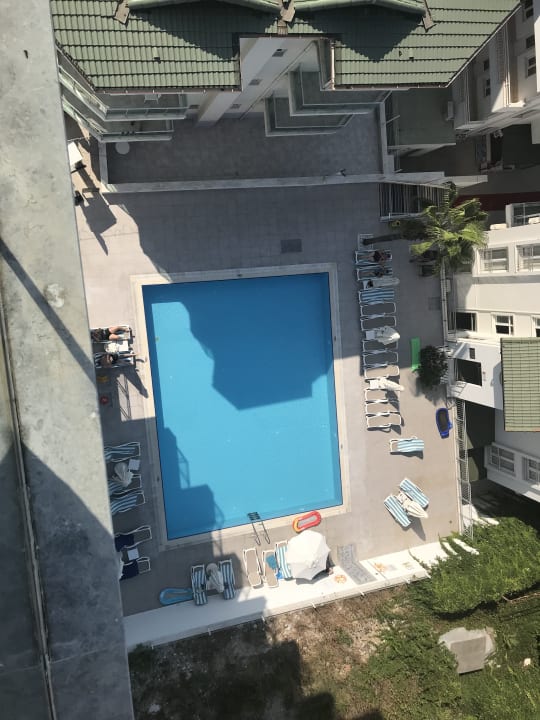 Pool Side Su Hotel