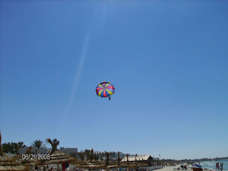 Na plaży Ruspina Beach Resort
