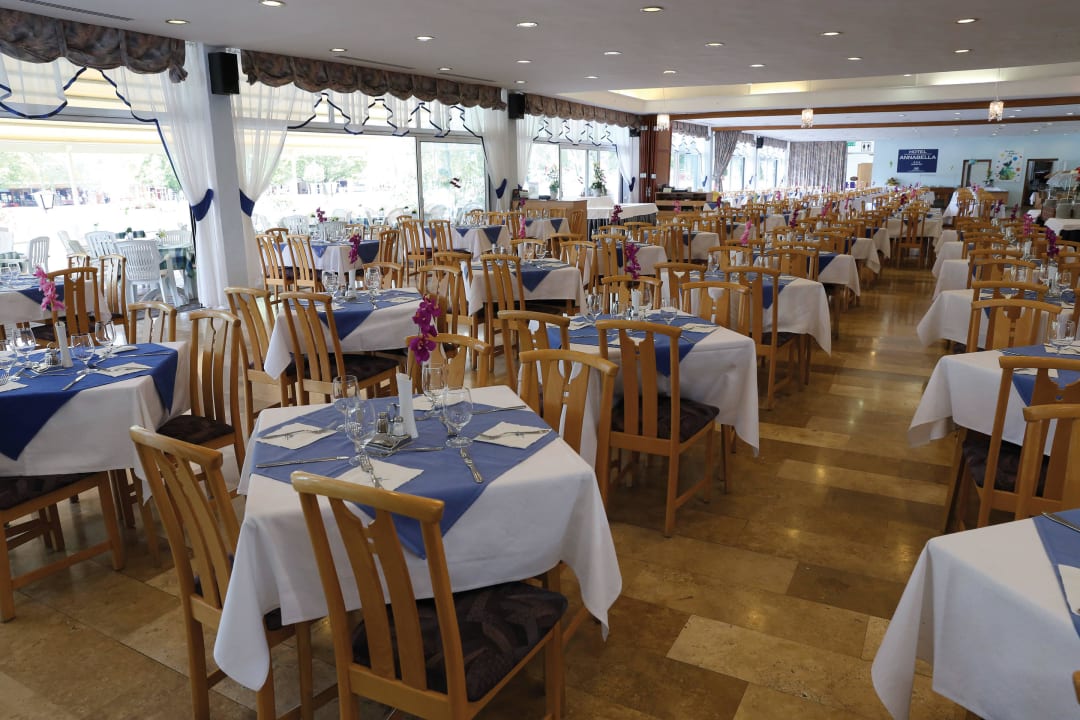 Restaurant area Danubius Hotel Annabella