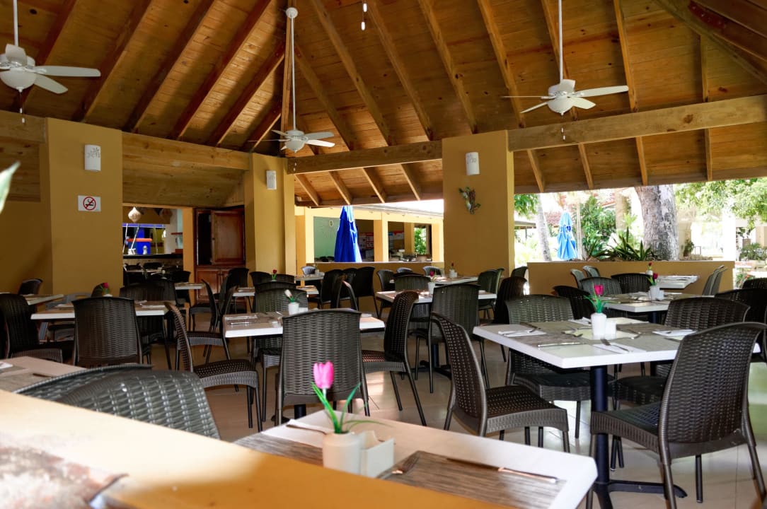 Buffet Restaurant Wyndham Alltra Samana