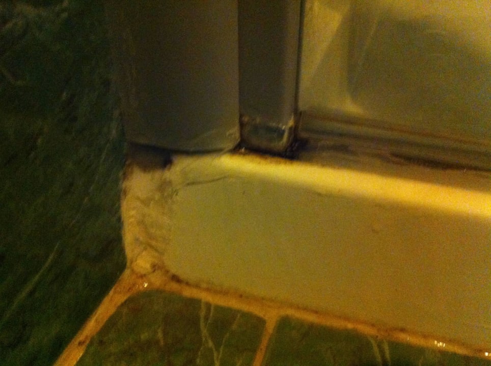 Schimmel Nr. 2 Dusche Hotel Royal Garden Beach
