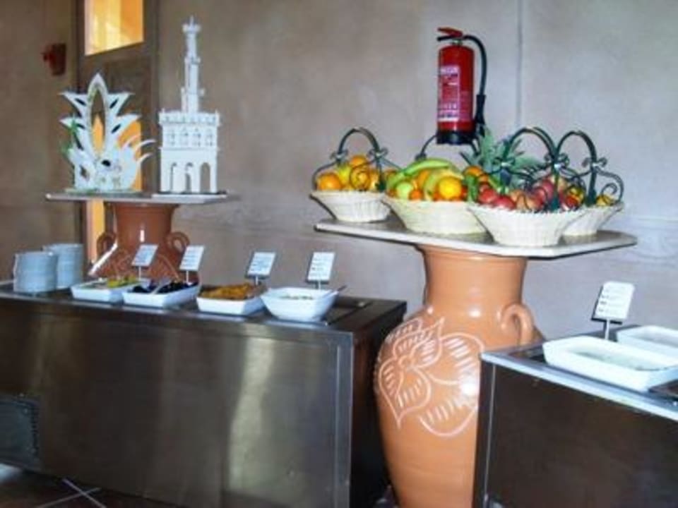 Buffet 2 Charmillion Gardens Aquapark