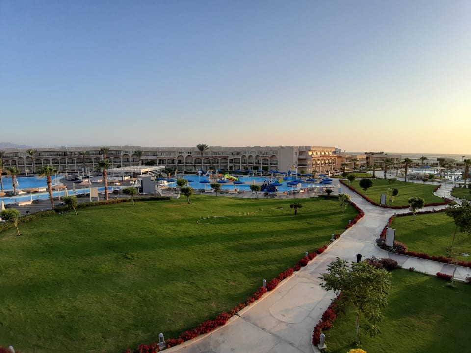 Außenansicht Pickalbatros Royal Moderna Resort-Sharm El Sheikh