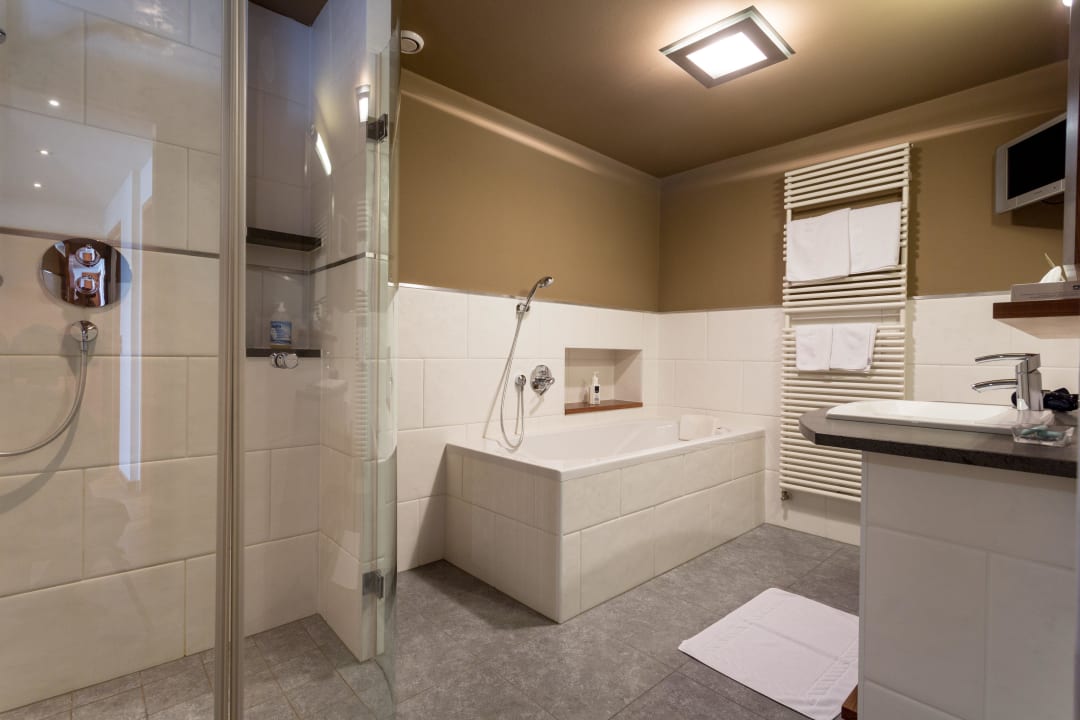 Doppelzimmer Deluxe Bad Boutiquehotel Weisses Rössl