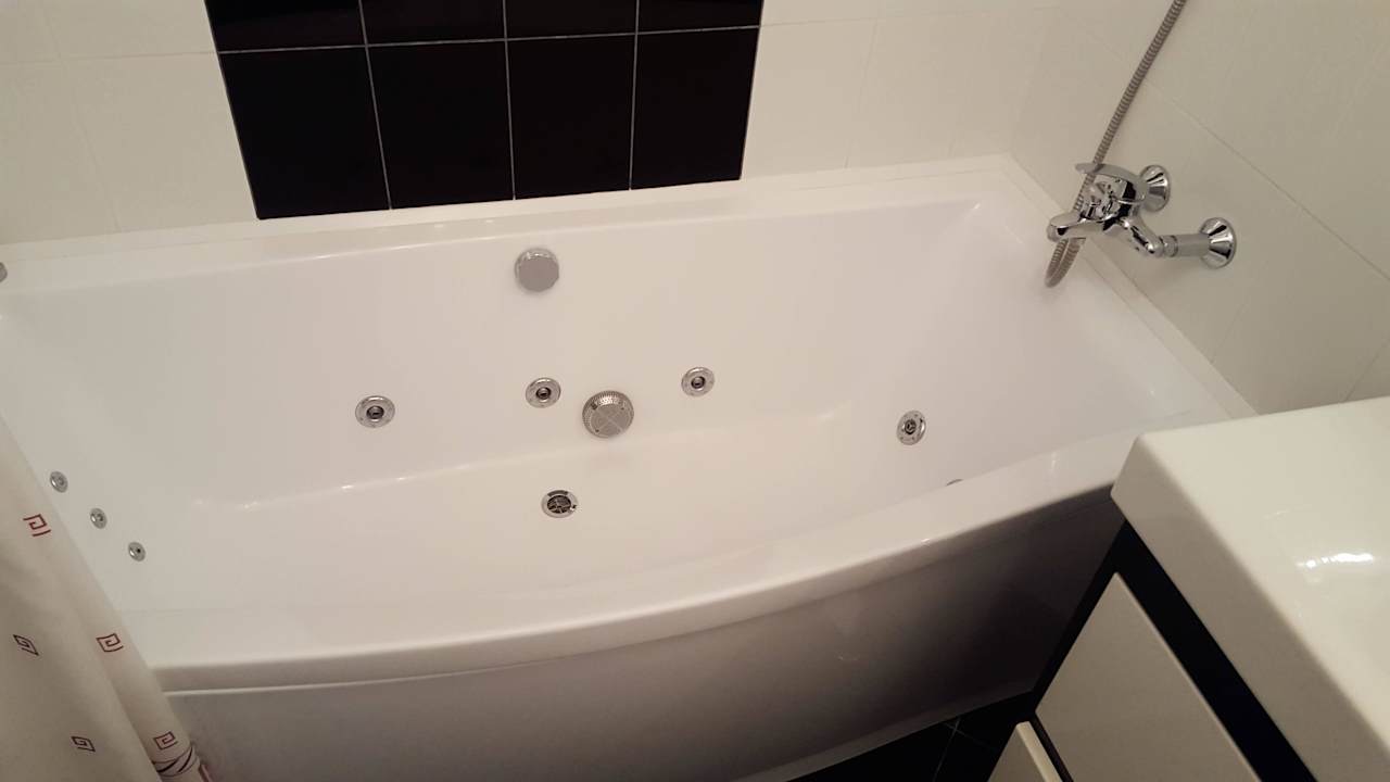 Whirlpool im Bad Partner Guest House Baseina Street