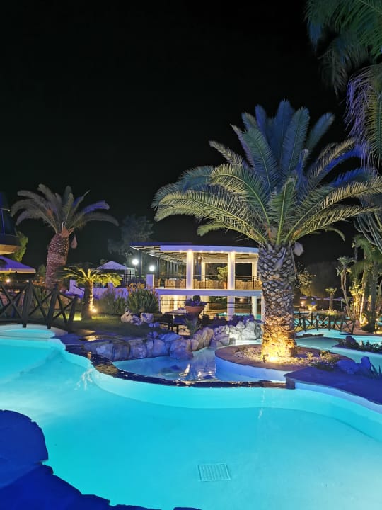 Außenansicht Hotel Calypso Beach