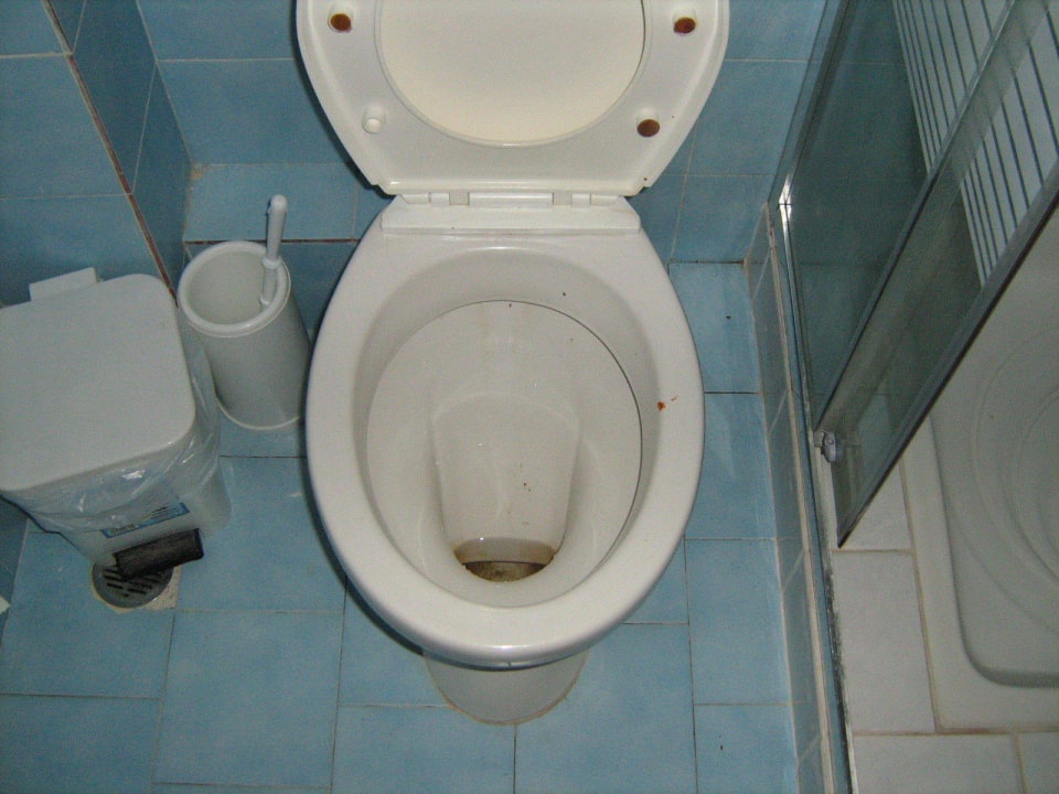 Kibel, inaczej nazwać tego nie można Spiros & Soula Apartments