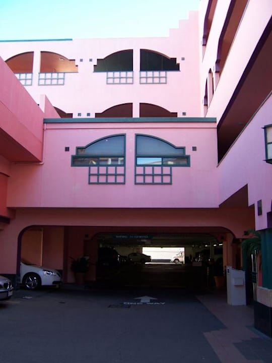 Hier geht es zum Valet Parking Hotel Americania