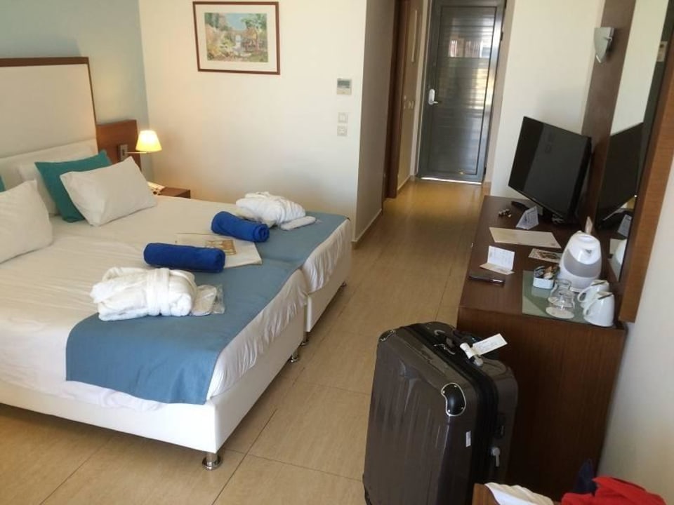 Zimmer Asterias Beach Resort