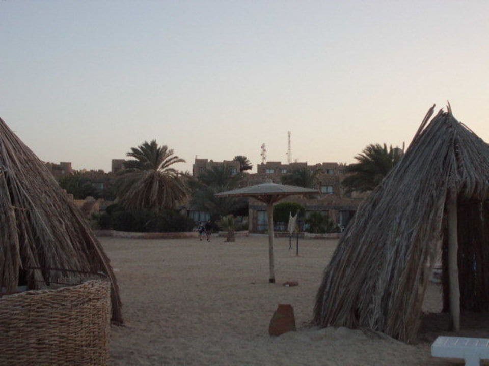 Blick zu den Bungalows Utopia Beach Club