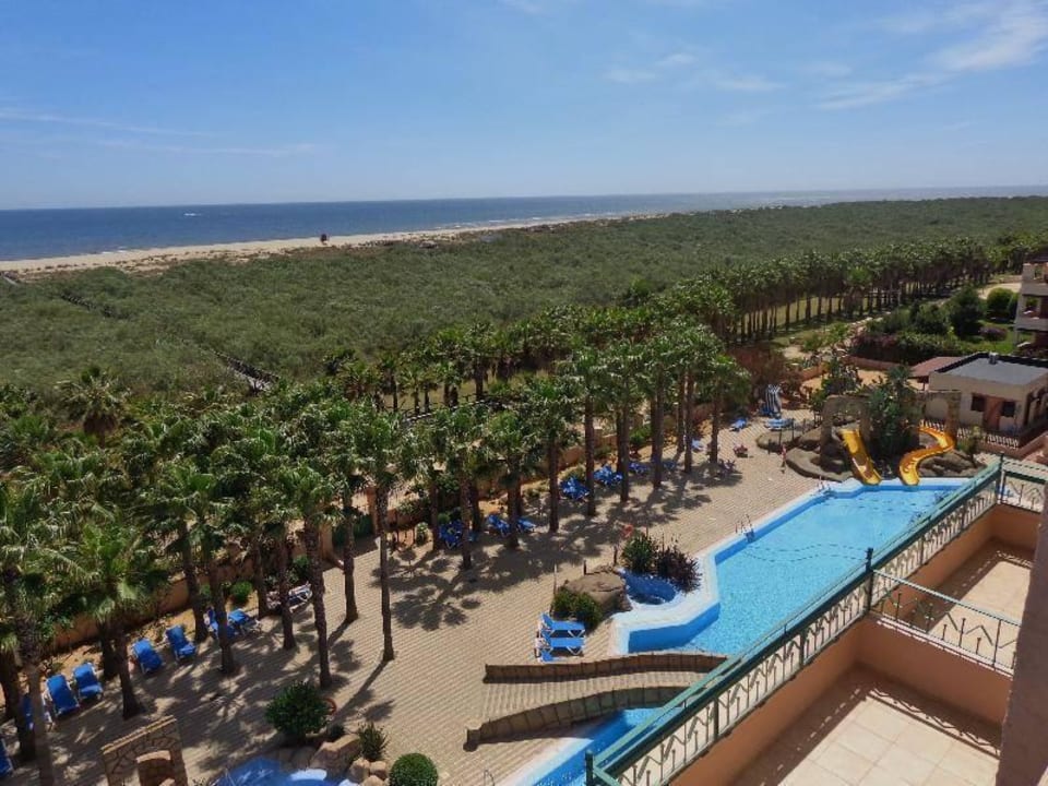 Vista Piscina exterior y playa  Playacanela Hotel