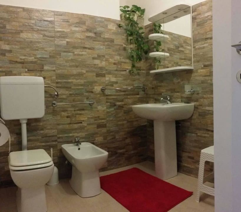 Bagno stanza rossa B&B Pian del Lago