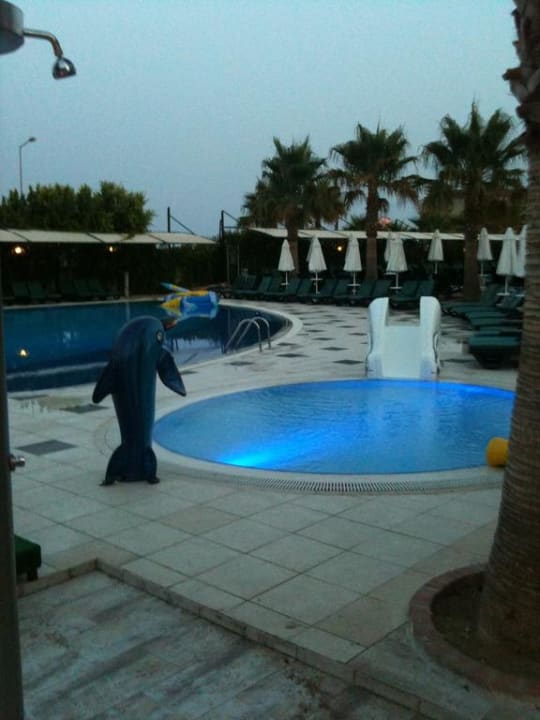 Poolanlage für die kleinen Kinder Hane Family Resort