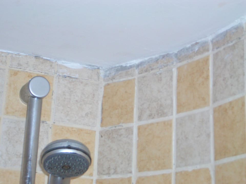 Schimmel in der Dusche VONRESORT Golden Beach