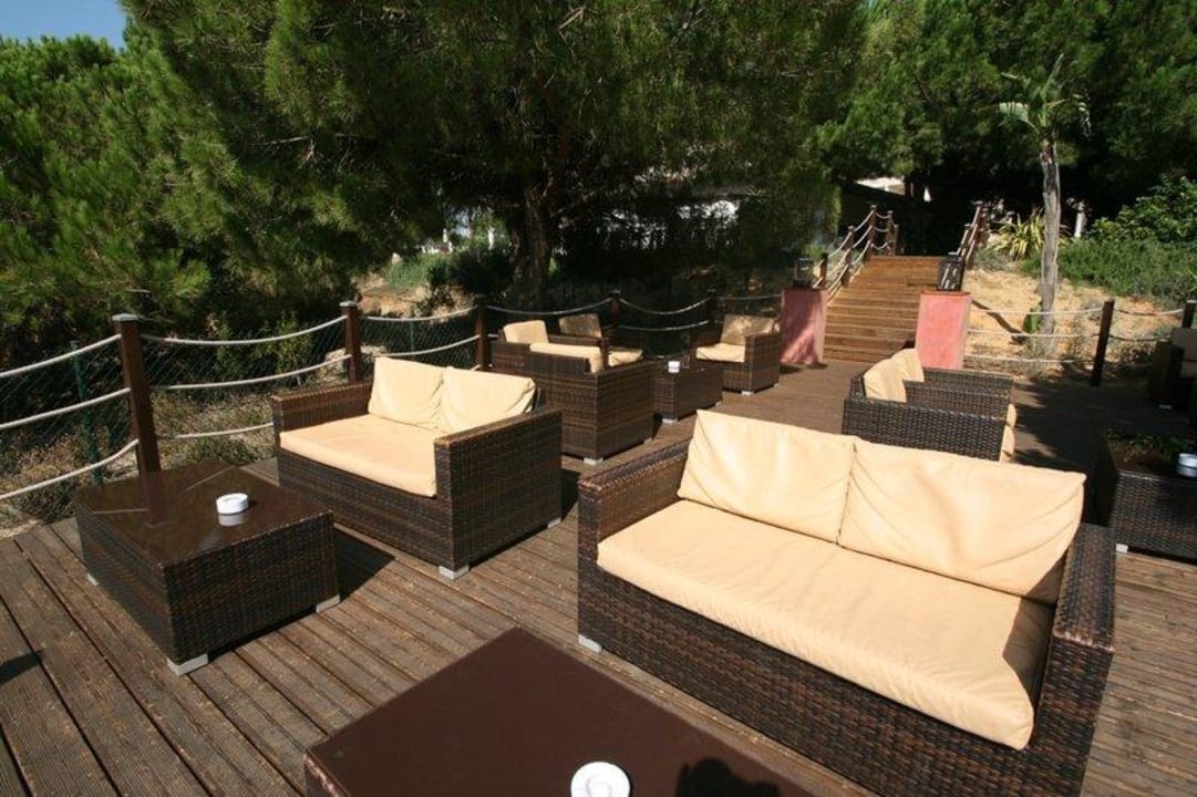 Aussichtspunkt auf den Klippen PortoBay Falésia