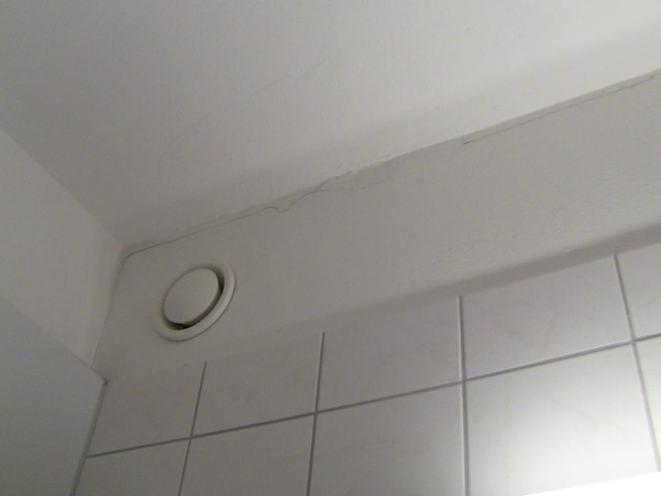 Weitere Risse AHORN Berghotel Friedrichroda