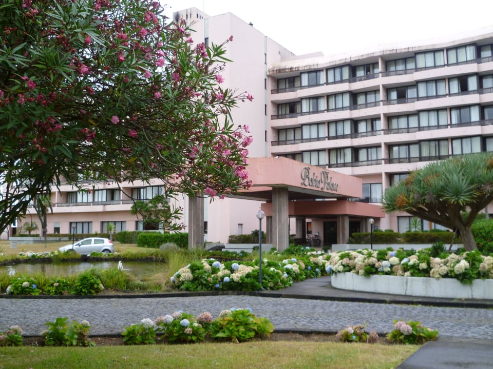 Zugangsbereich zum Hotel außen Pestana Bahia Praia Nature & Beach Resort