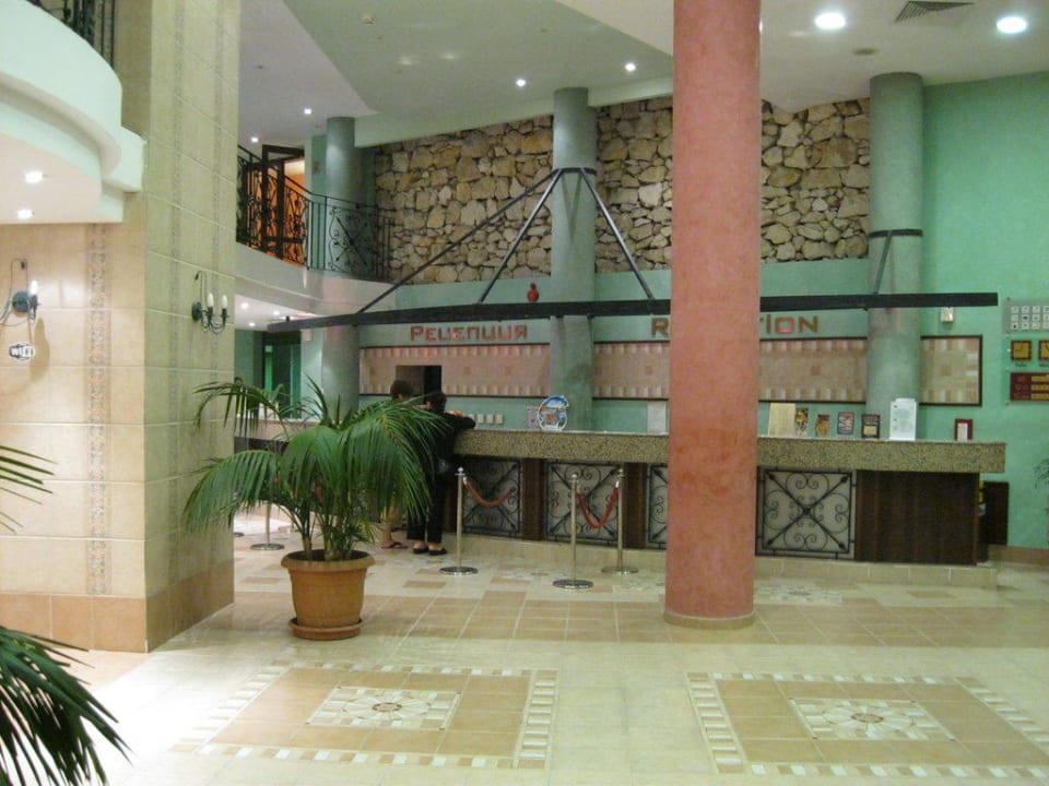 Rezeption Hotel Hrizantema