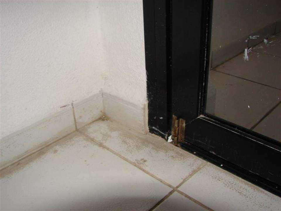 Balkontürverschluss defekt, daher Zusatzriegel Hotel Jagua Affiliated by Meliá