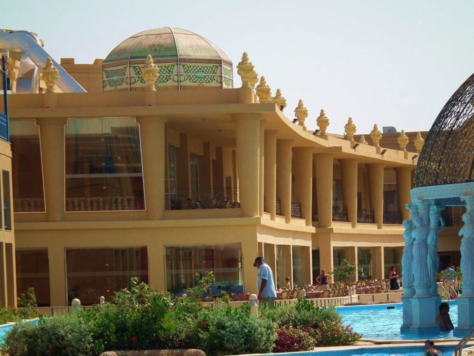 Cleopatra Hotel Titanic Palace