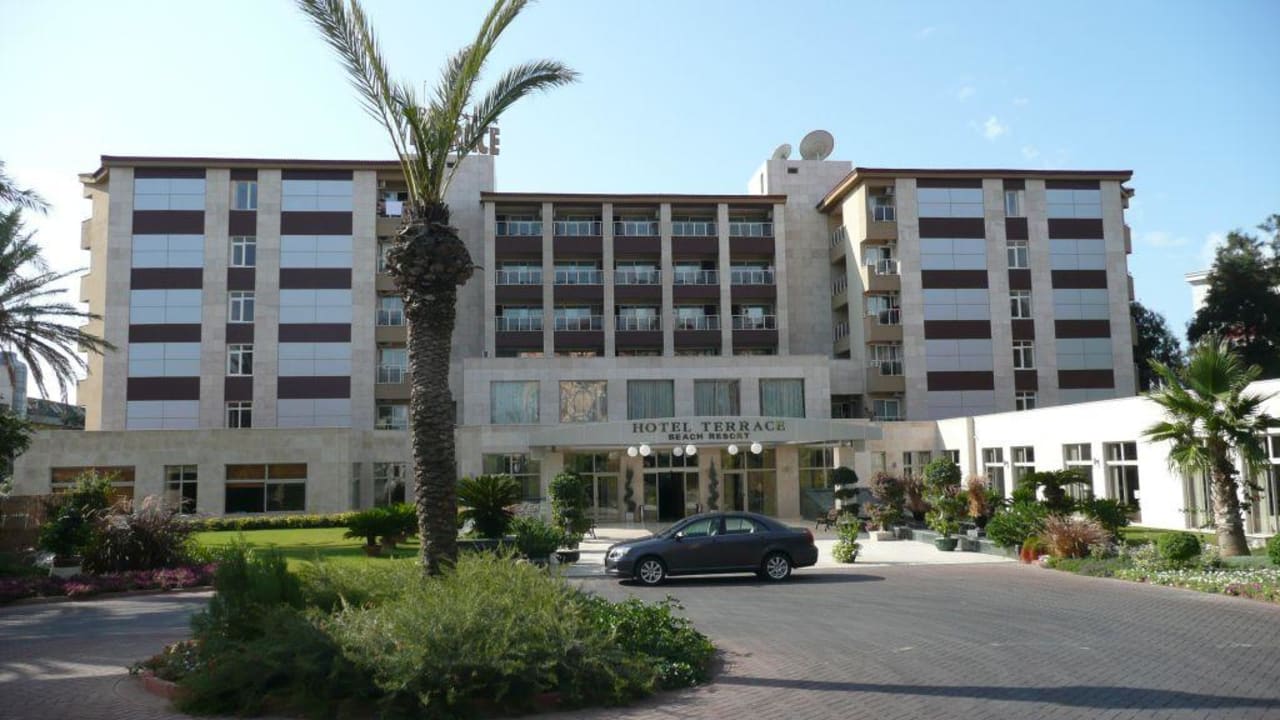 Hoteleingang Hotel Terrace Beach Resort