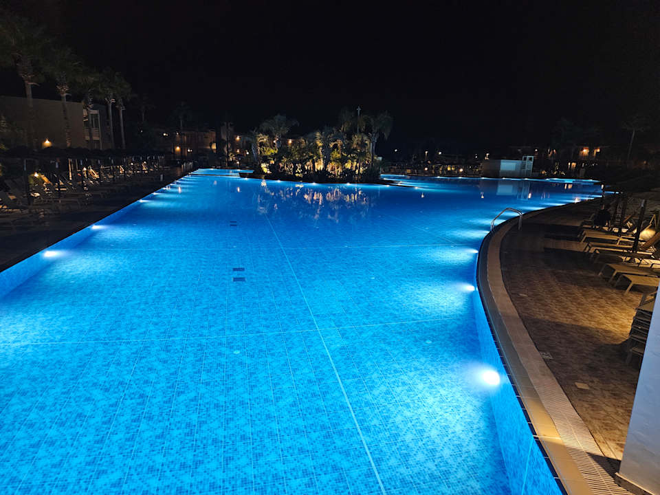 Pool Blue Lagoon Resort