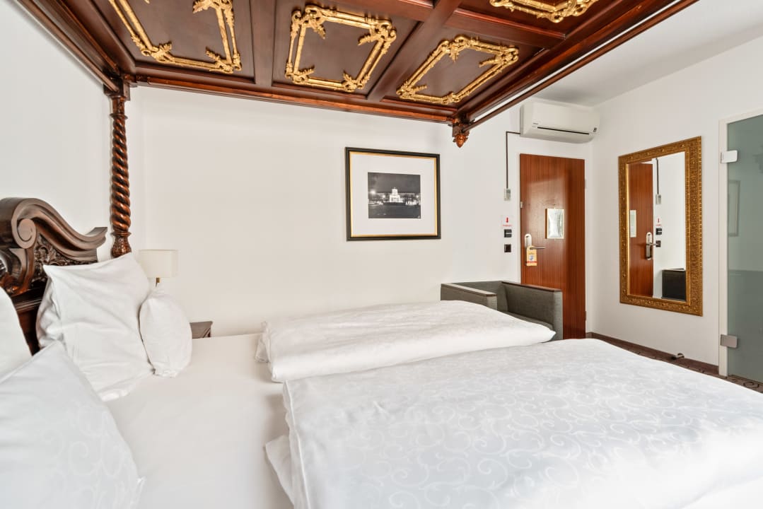 Zimmer King's Hotel Center