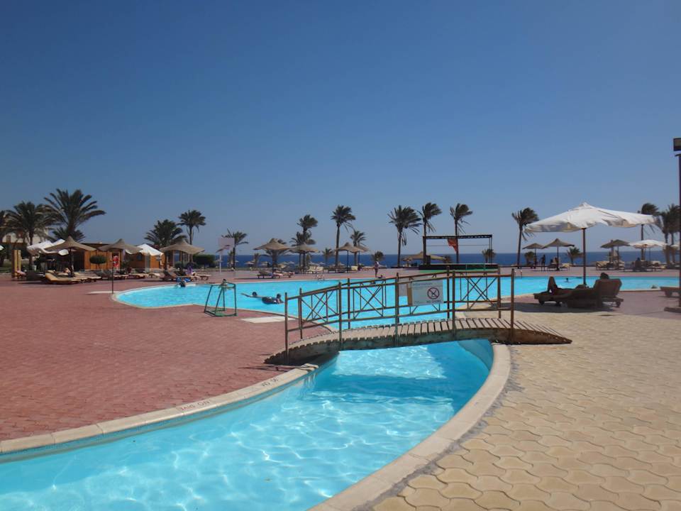 Die große Poolanlage Three Corners Sea Beach Resort