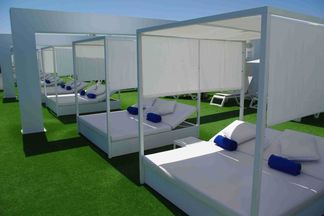 Balibetten auf der Dachterrasse LABRANDA Marieta - Adults only