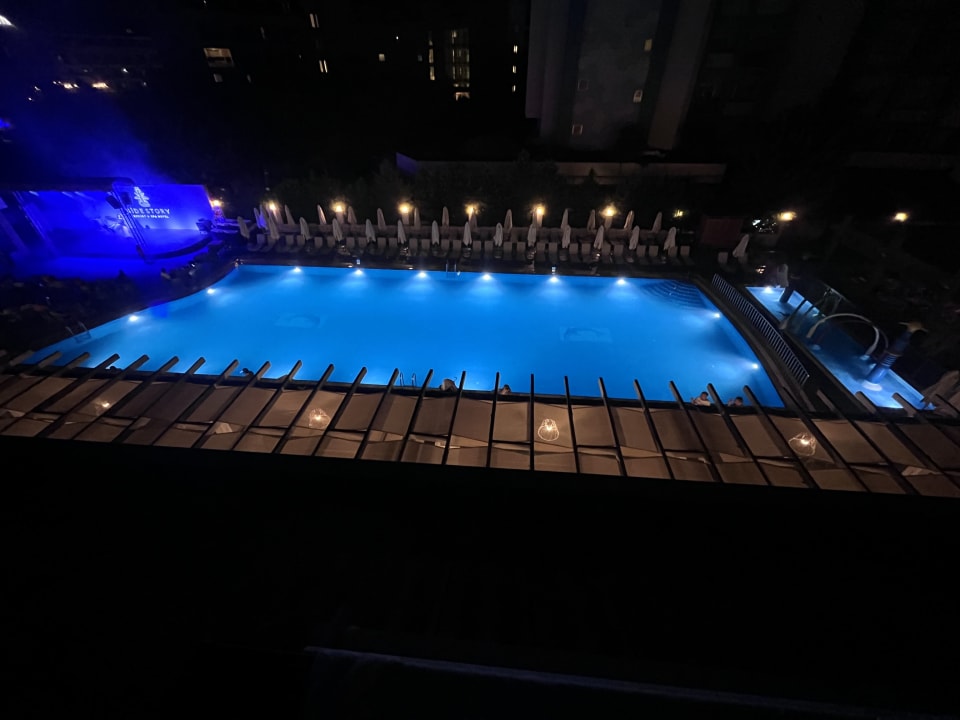 Pool Side Story Resort & Spa