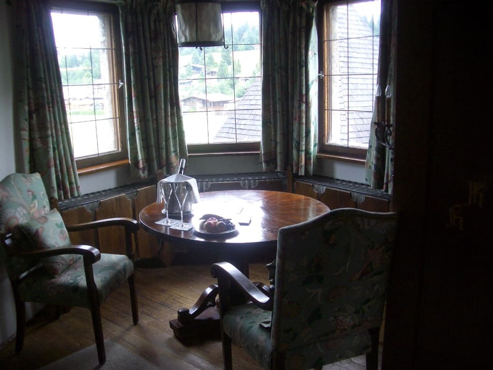 Erker mit Esstisch Schloss Münichau