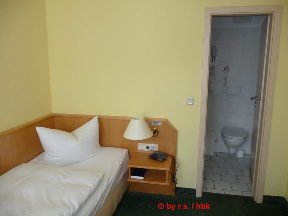 Blick ins Zimmer, Richtung Bad Hotel Haus am Meer