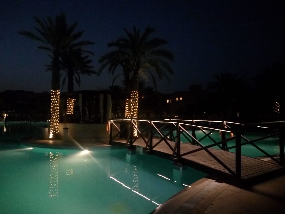 Pool Miramar Al Aqah Beach Resort