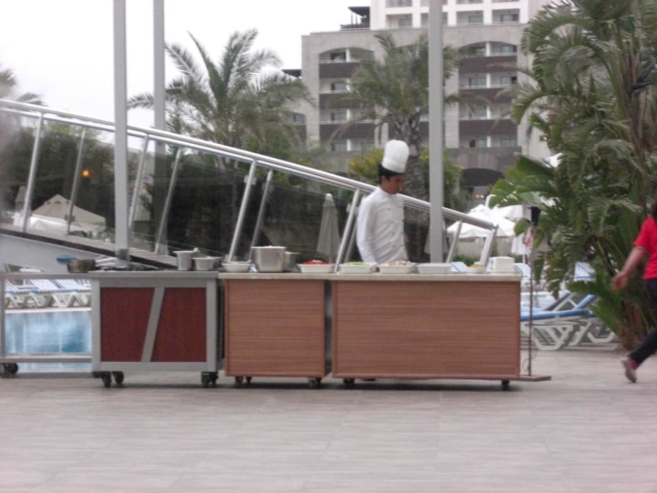 Hier gibt es lecker Nudeln Saturn Palace Resort Hotel