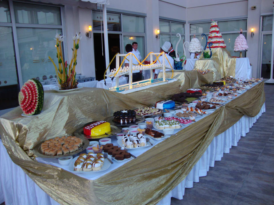 Süße Versuchungen Saturn Palace Resort Hotel