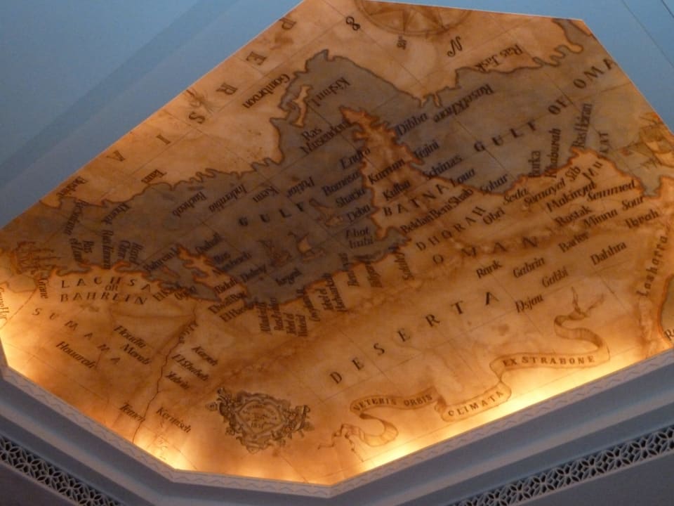 Decke in der Lobby Jumeirah Mina Al Salam