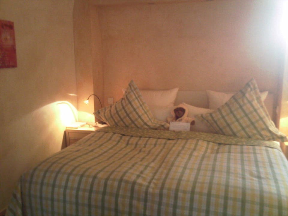 Das Bett in unserem Doppelzimmer BollAnts Spa im Park