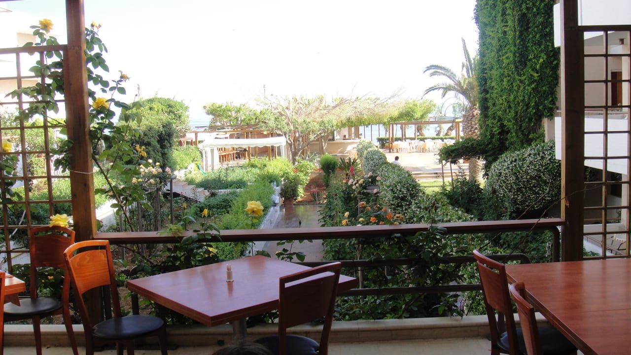 Widok z restauracji Alai, Crete Hotel