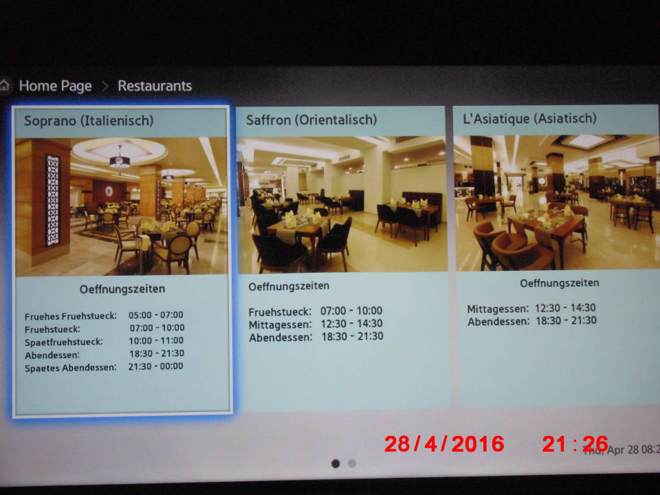 Auf dem Fernseher die einzelnen Zeiten. Beach Albatros Resort