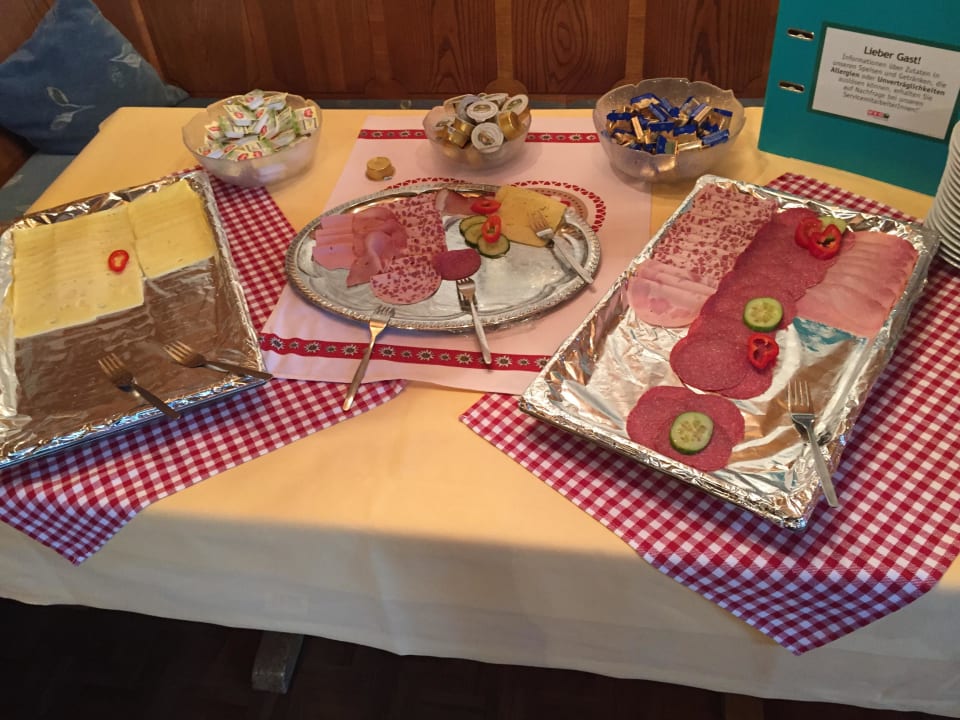 Frühstück  Gasthof Pension Säuling