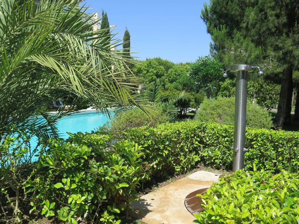 Meerwasserpool mit Dusche Gloria Serenity Resort