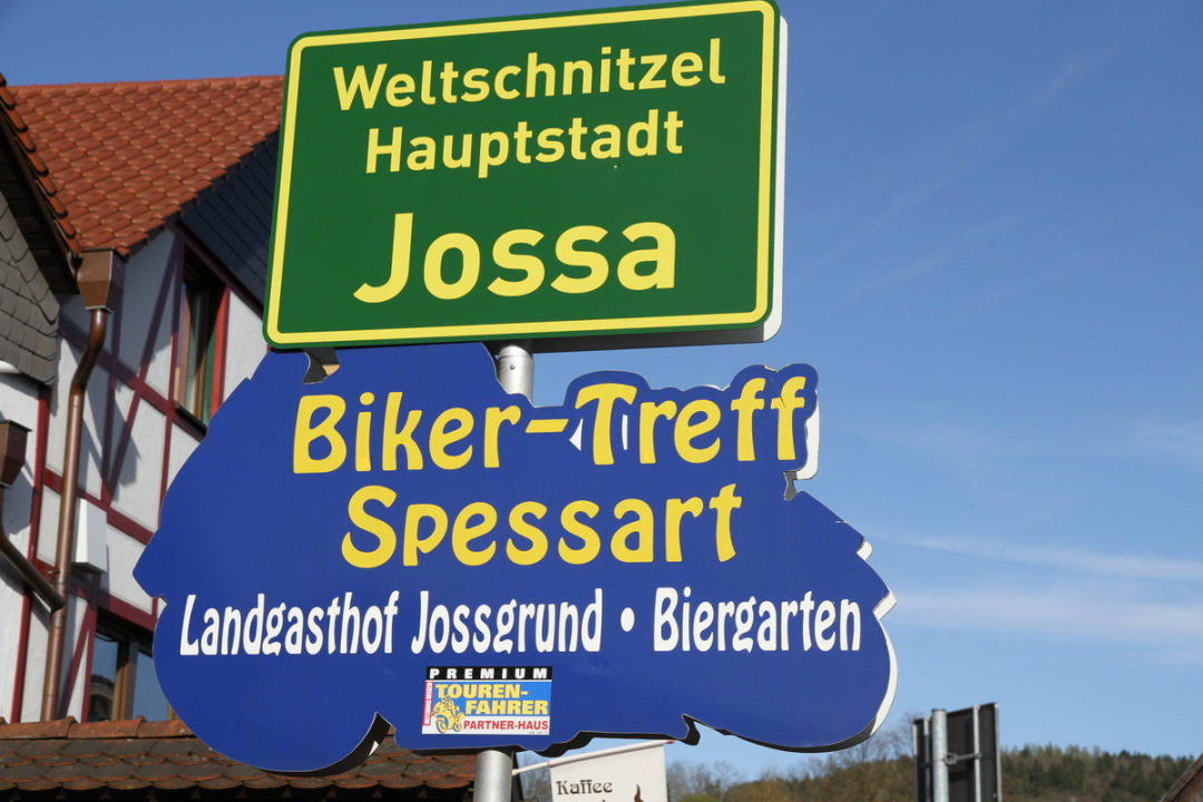 Willkommen in der Schnitzelwelt Landgasthof Zum Jossgrund
