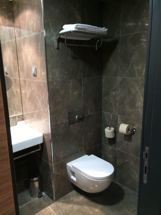 Bathroom Radisson Blu Plaza Hotel Ljubljana