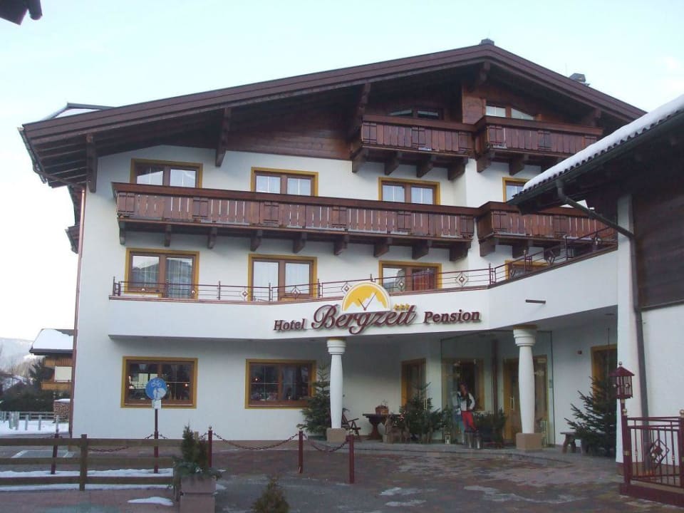 Außenansicht des Hotels Hotel Bergzeit by seven