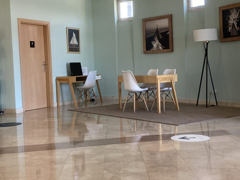 Lobby NH Marina Portimão Resort