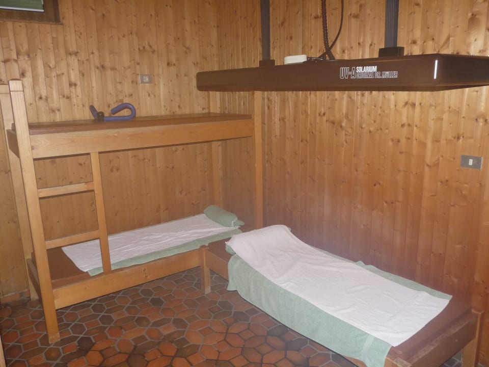 Ruheraum (Doppelstockbett) und Solarium Hotel Garni Savoy