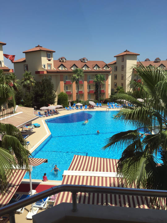 Poolblick vom Zimmer Hotel Orfeus Park