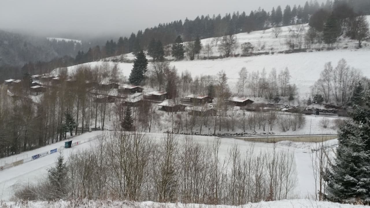 Blick von der anderen Bergseite  Werrapark Resort Ferienhausanlage Am Sommerberg
